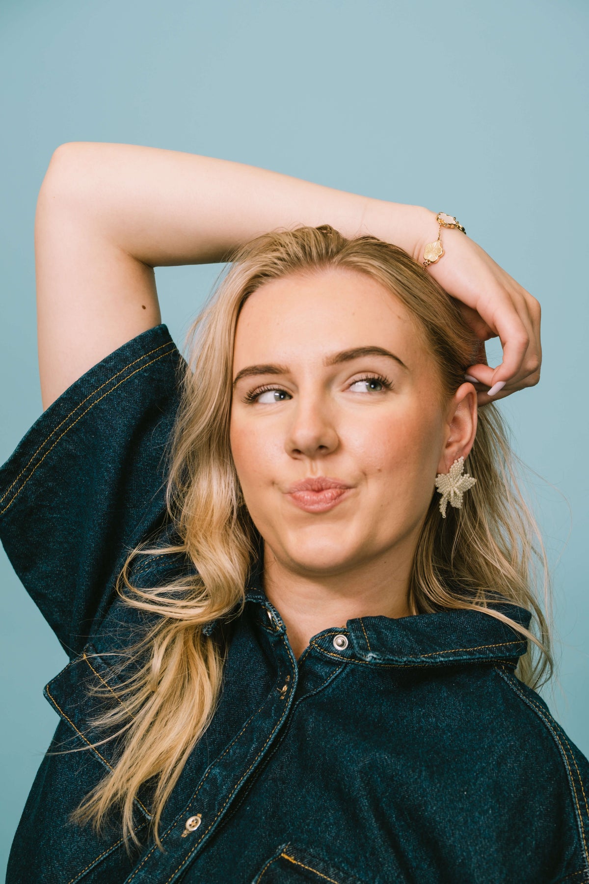 The Seeker Oorbellen - Lichtgewicht bloem kralen oorbellen in parelwit