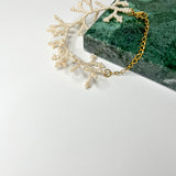 The Wanderer Armband – Glaskralen statement armband in wit