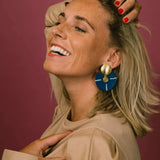 The Pioneer – Handgemaakte statement oorbellen uit Colombia - blauw